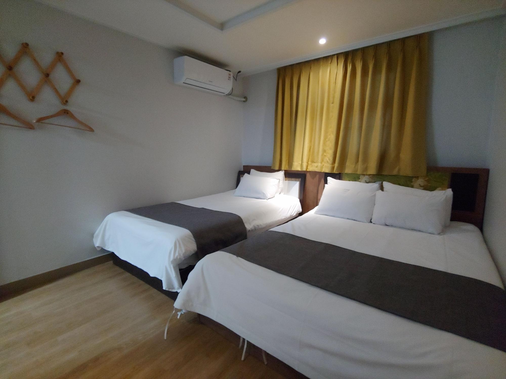 Gallery Hotel Bnb Jeju Exterior photo