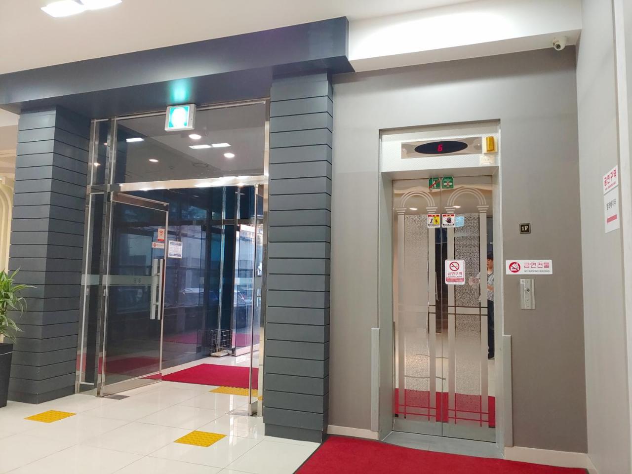 Gallery Hotel Bnb Jeju Exterior photo