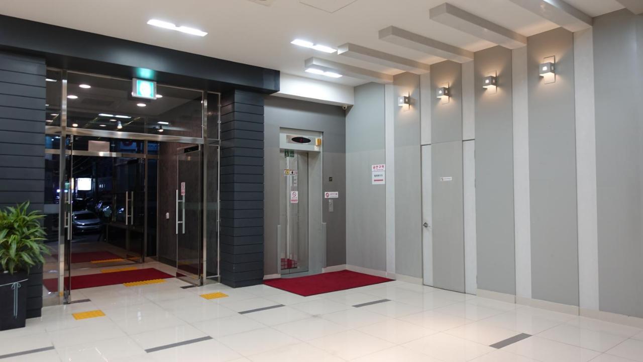 Gallery Hotel Bnb Jeju Exterior photo