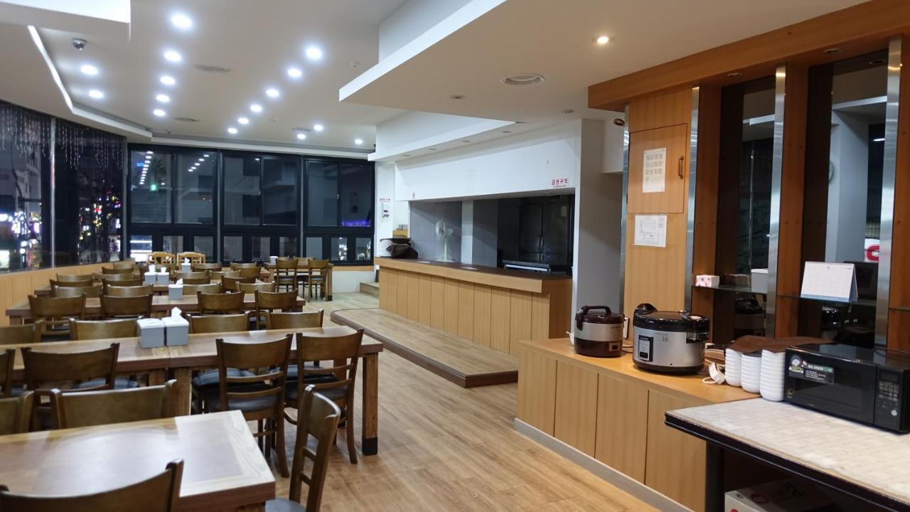 Gallery Hotel Bnb Jeju Exterior photo