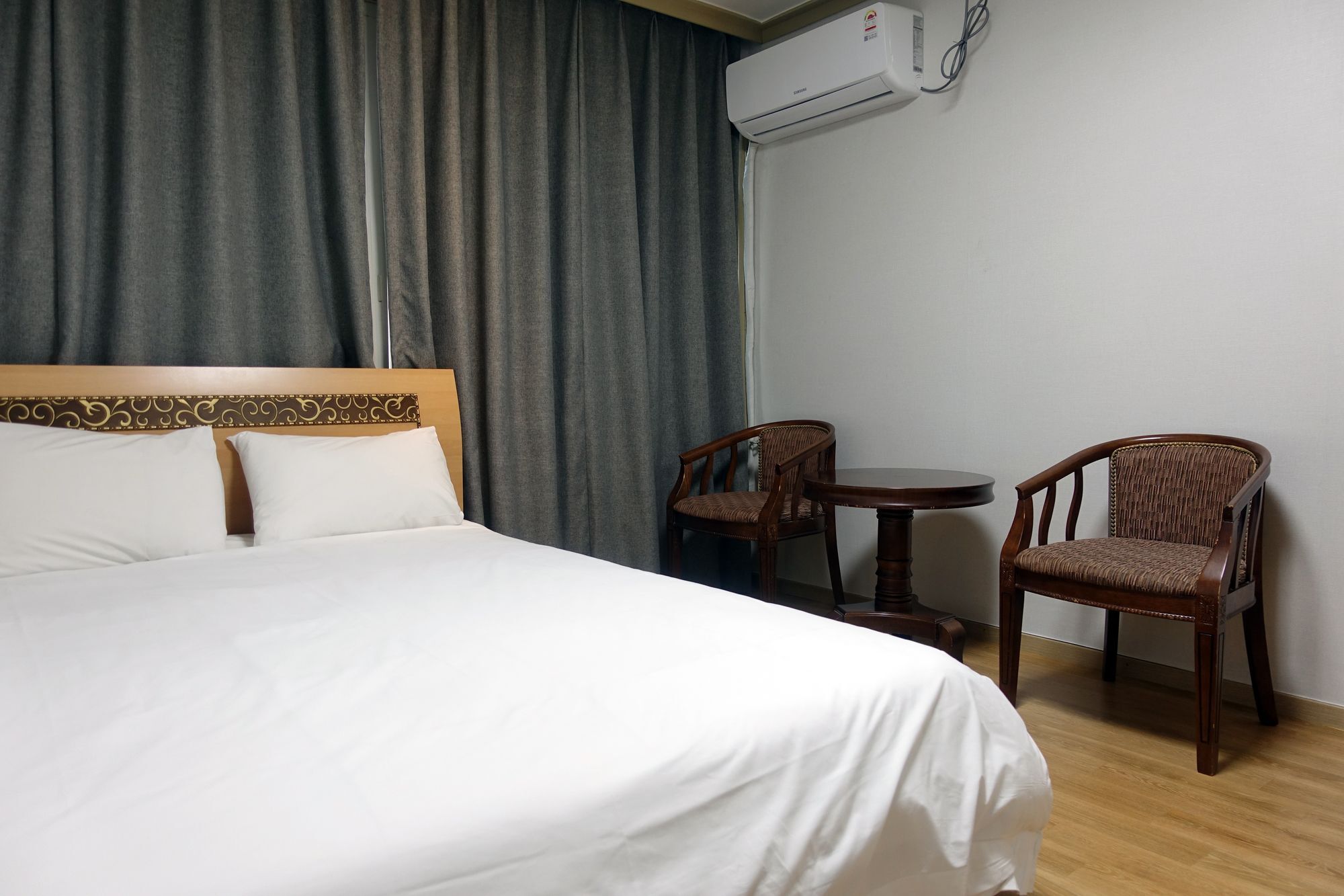 Gallery Hotel Bnb Jeju Exterior photo