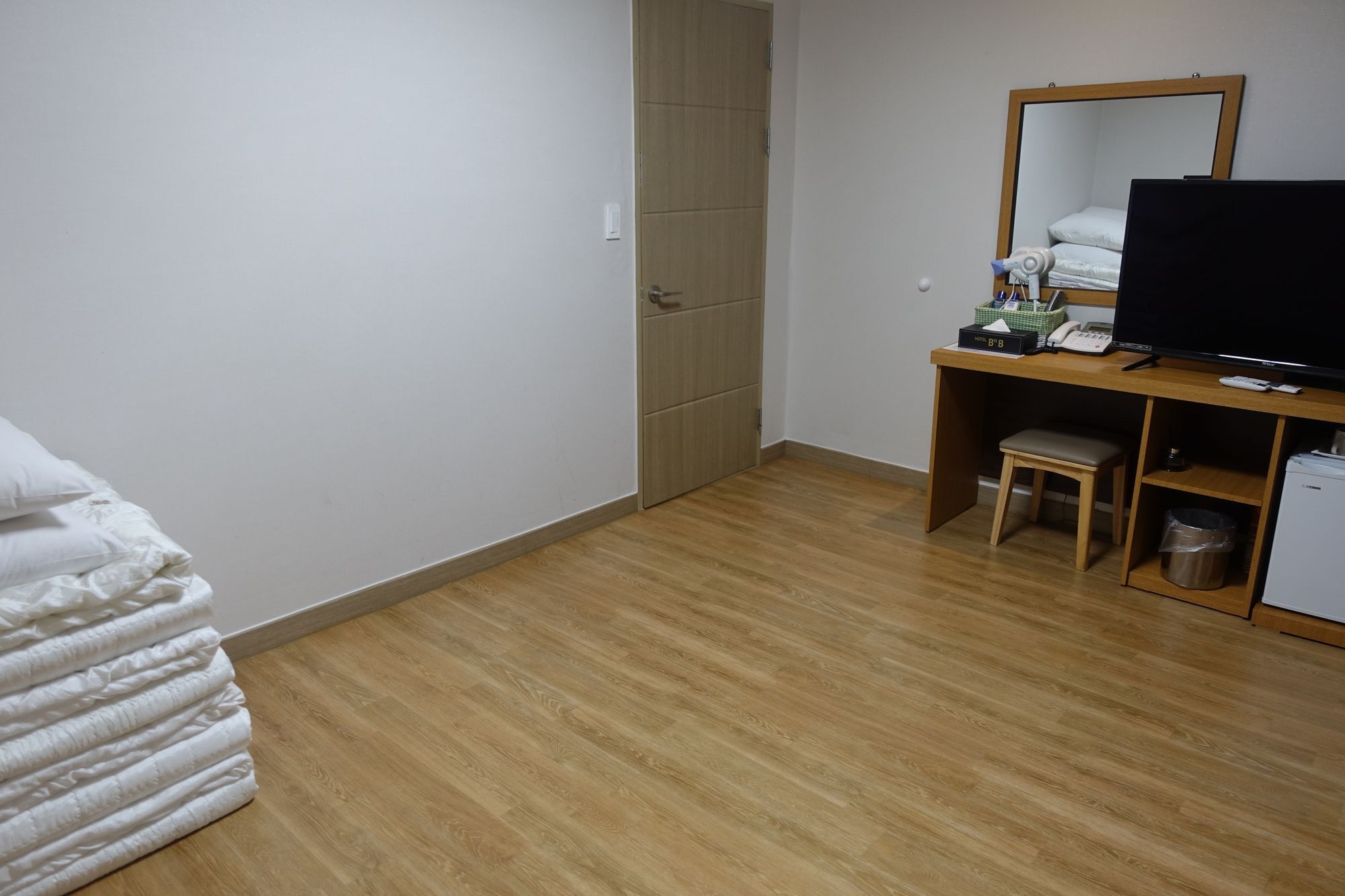 Gallery Hotel Bnb Jeju Exterior photo